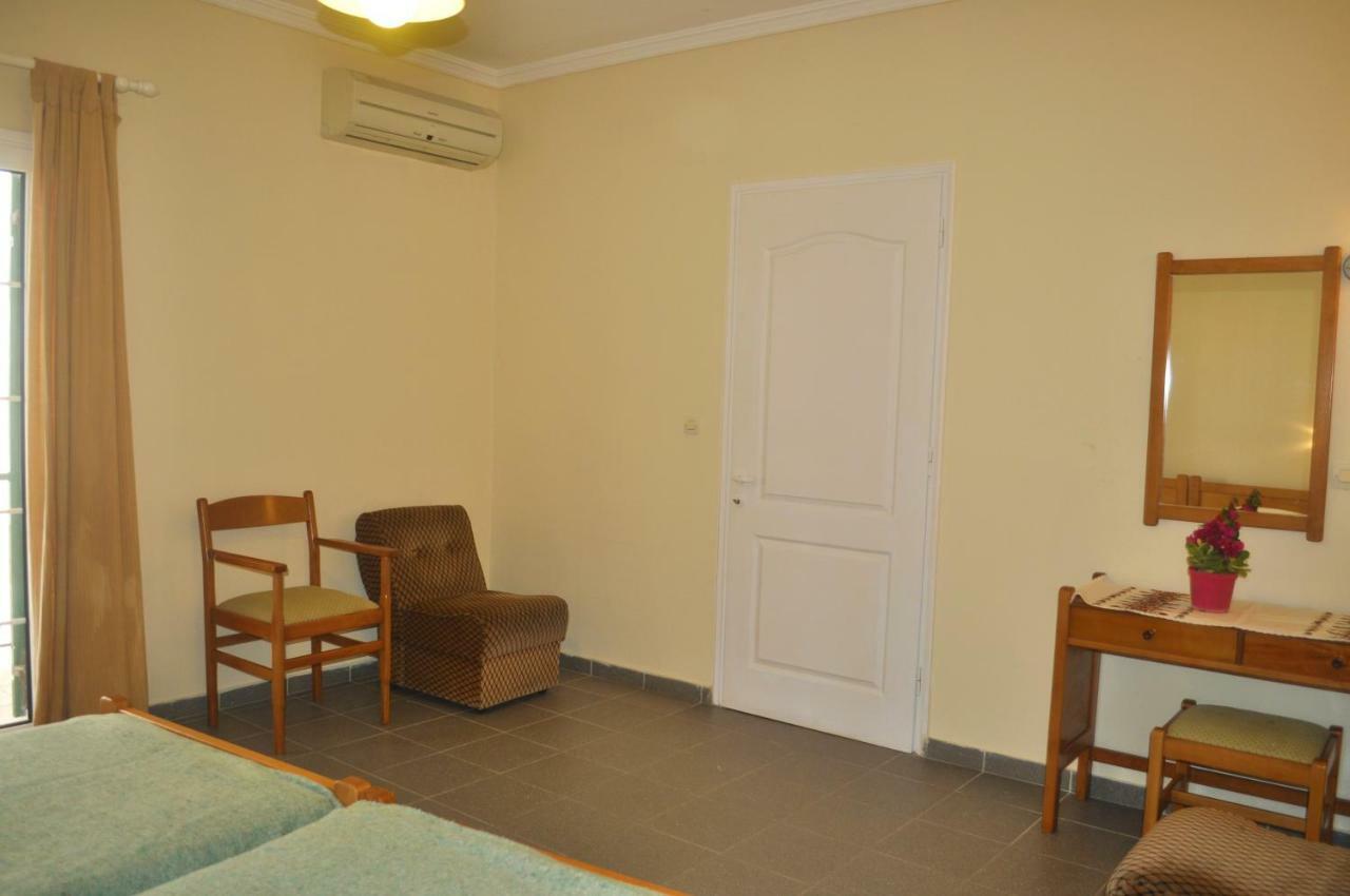 Holiday Studio Apartments Yannis On Agios Gordios Beach In Corfu Luaran gambar
